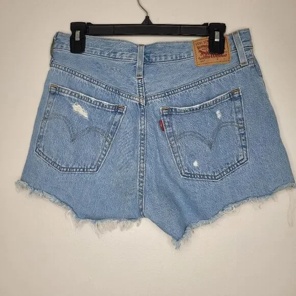 Levi’s 501 high-rise denim shorts frayed light wash button-fly Size 28 - Picture 4 of 10